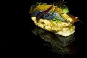 arenero taller tapas.- sardina marinada en citrico c torrija de ajoblanco